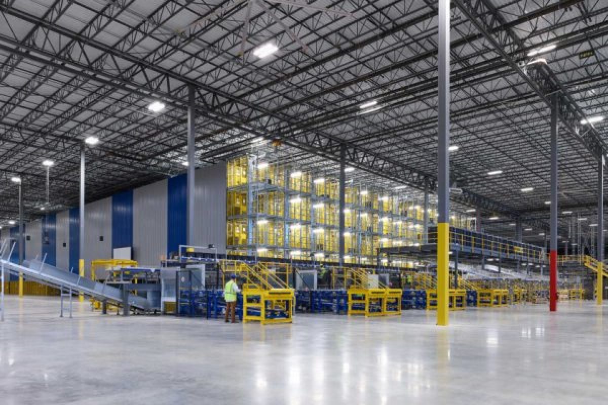 Picture of a big empty warehouse facility